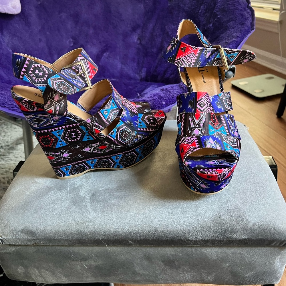 Wedge heels